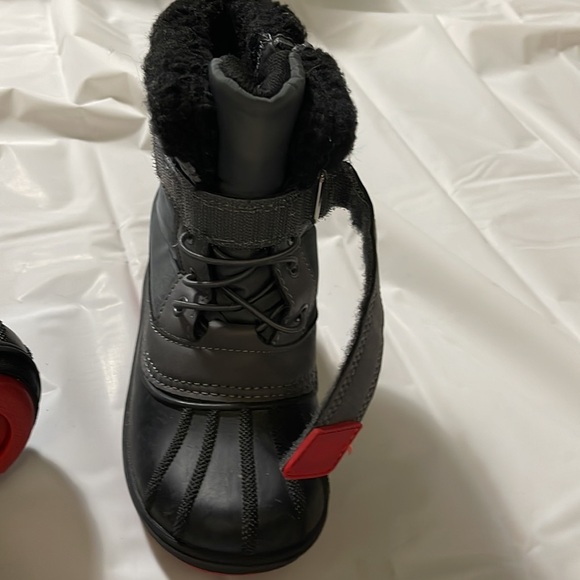 Cat & Jack Snow Boots Kids, Therolite, Lace up, Zipper, Velcour Strap, Faux Fur - Picture 2 of 7
